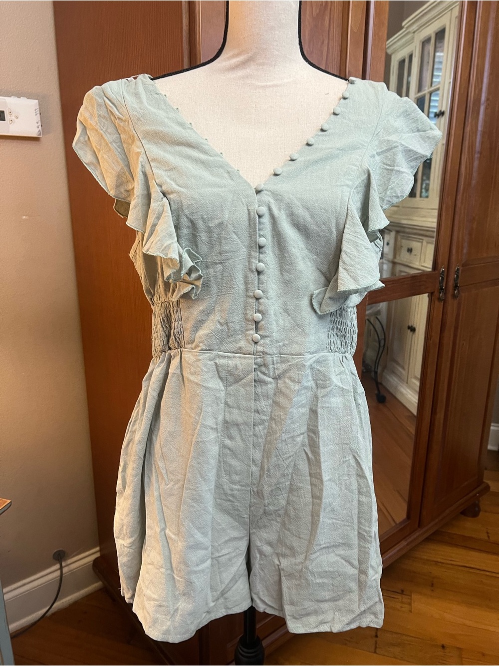 Cupshe Sage Green Ruffle Sleeve V-Neck Romper - Picture 2 of 8